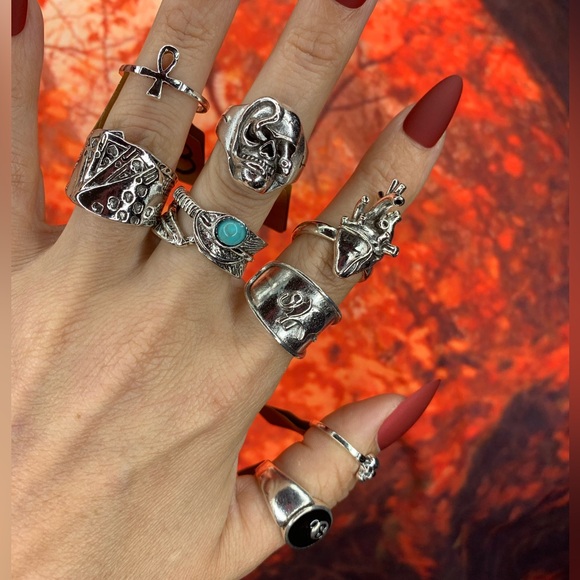 3/$10 NEW Boho Style Rings & MIDI Rings Design Mix / silver tone Bundle NWOT - Picture 6 of 9